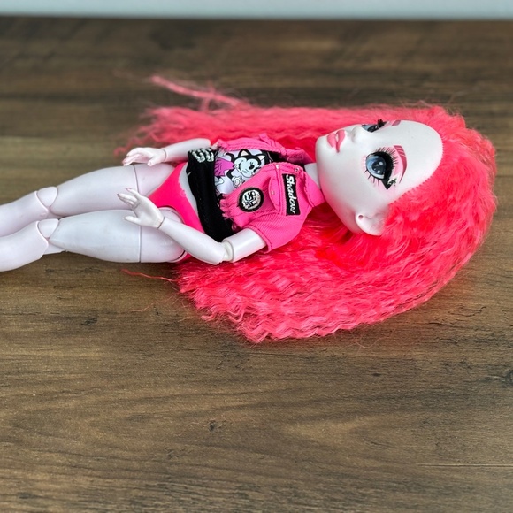 Rainbow Vision Shadow High MARA PINKETT Neon Pink Hair Toy Doll Figure MGA 2022 - Picture 5 of 13